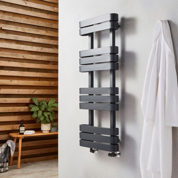 Tampa Anthracite 500mm x 850mm Towel Rail 